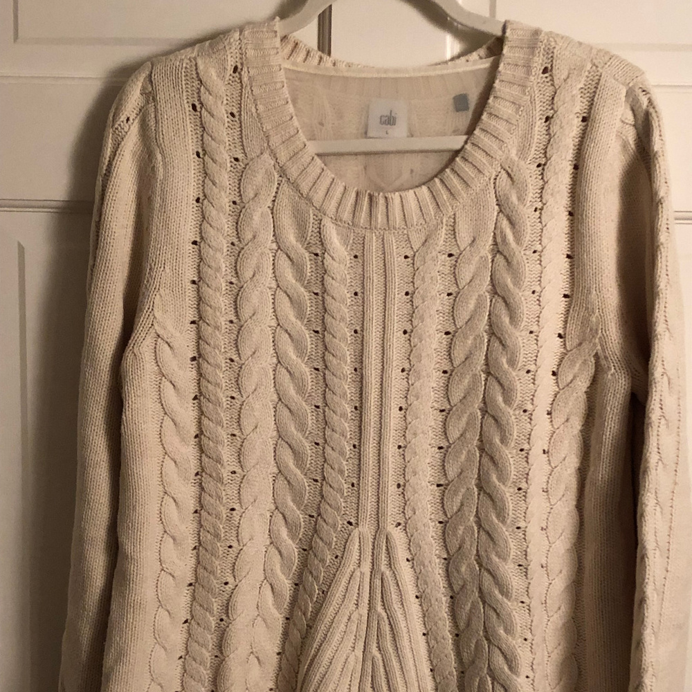 Cabi EUC large ivory cable knit sweater